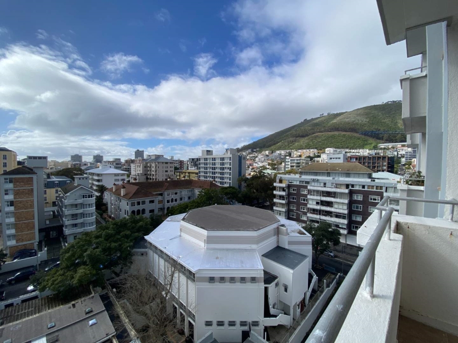 1 Bedroom Property for Sale in Sea Point Western Cape